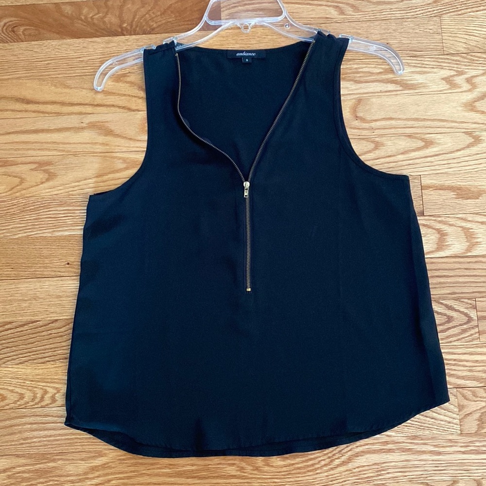 AMBIANCE black zipper top